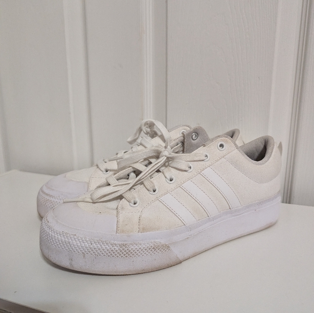 Adidas Womens Bravada 2.0 Platform Sneakers White Shoes Size 11 *flaw*